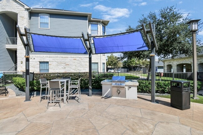 Building Photo - 6777 Sommerall Dr