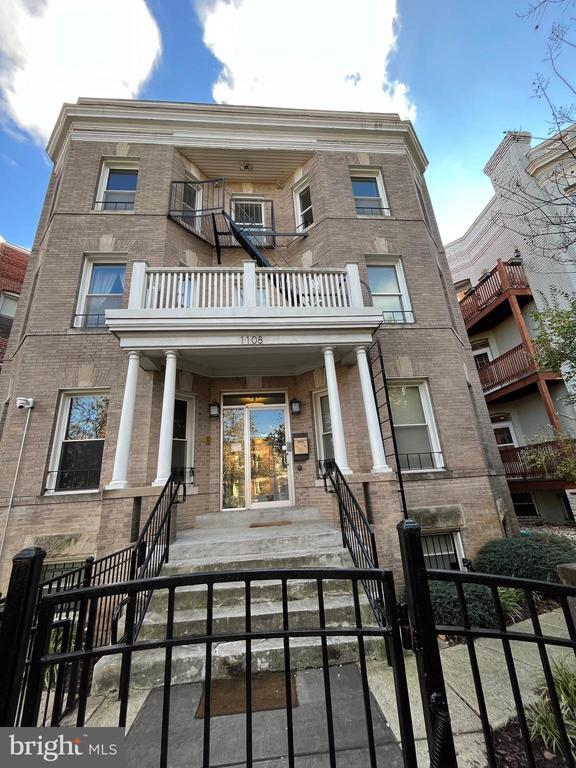 Building Photo - 1108 Columbia Rd NW