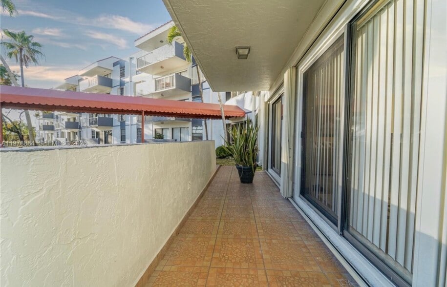 Building Photo - 5800 SW 127th Ave