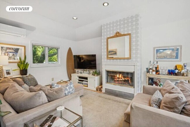 Building Photo - 62 Middle Pond Rd