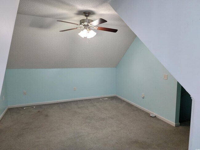 Building Photo - 2360 Clandon Dr