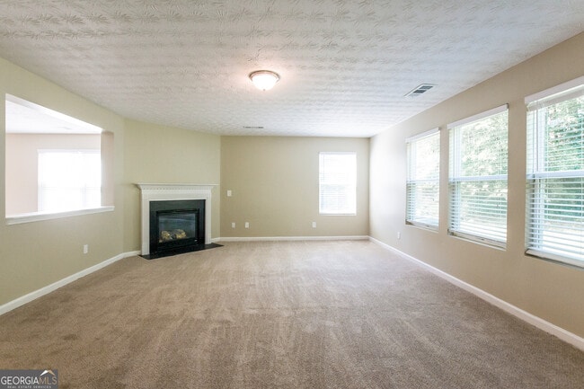 Building Photo - 2791 Groovers Lake Point