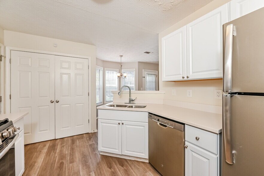 Building Photo - 6531 Alford Way