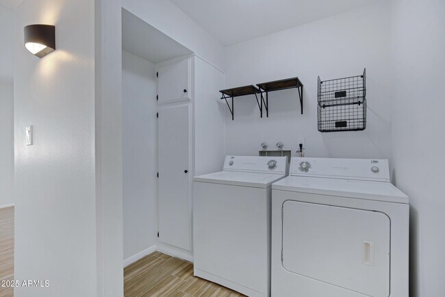 Building Photo - 8426 E Monterey Way