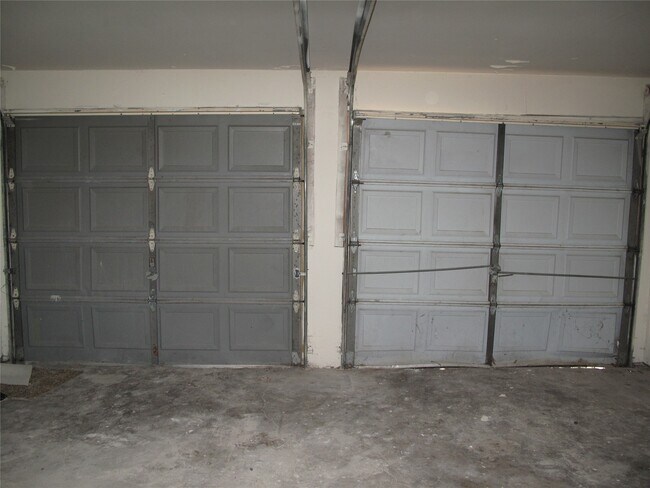 Building Photo - 6906 Sandy Knolls Dr