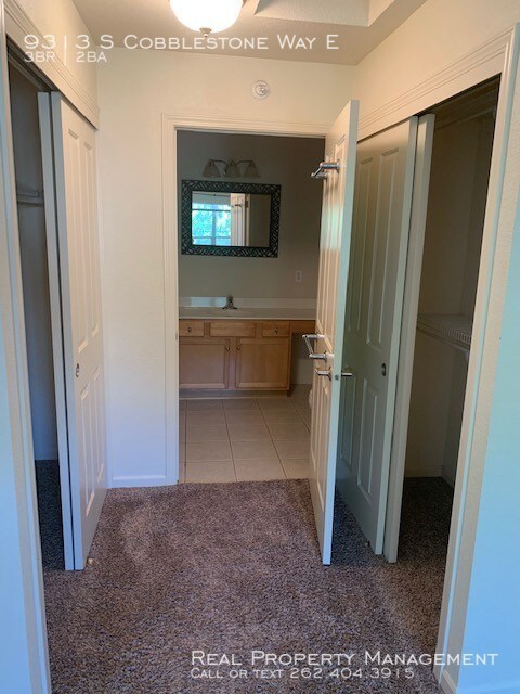 Building Photo - 3 Bedroom Condo in Franklin! Available Now!