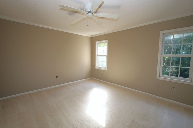 Building Photo - 1054 Ridge Rd