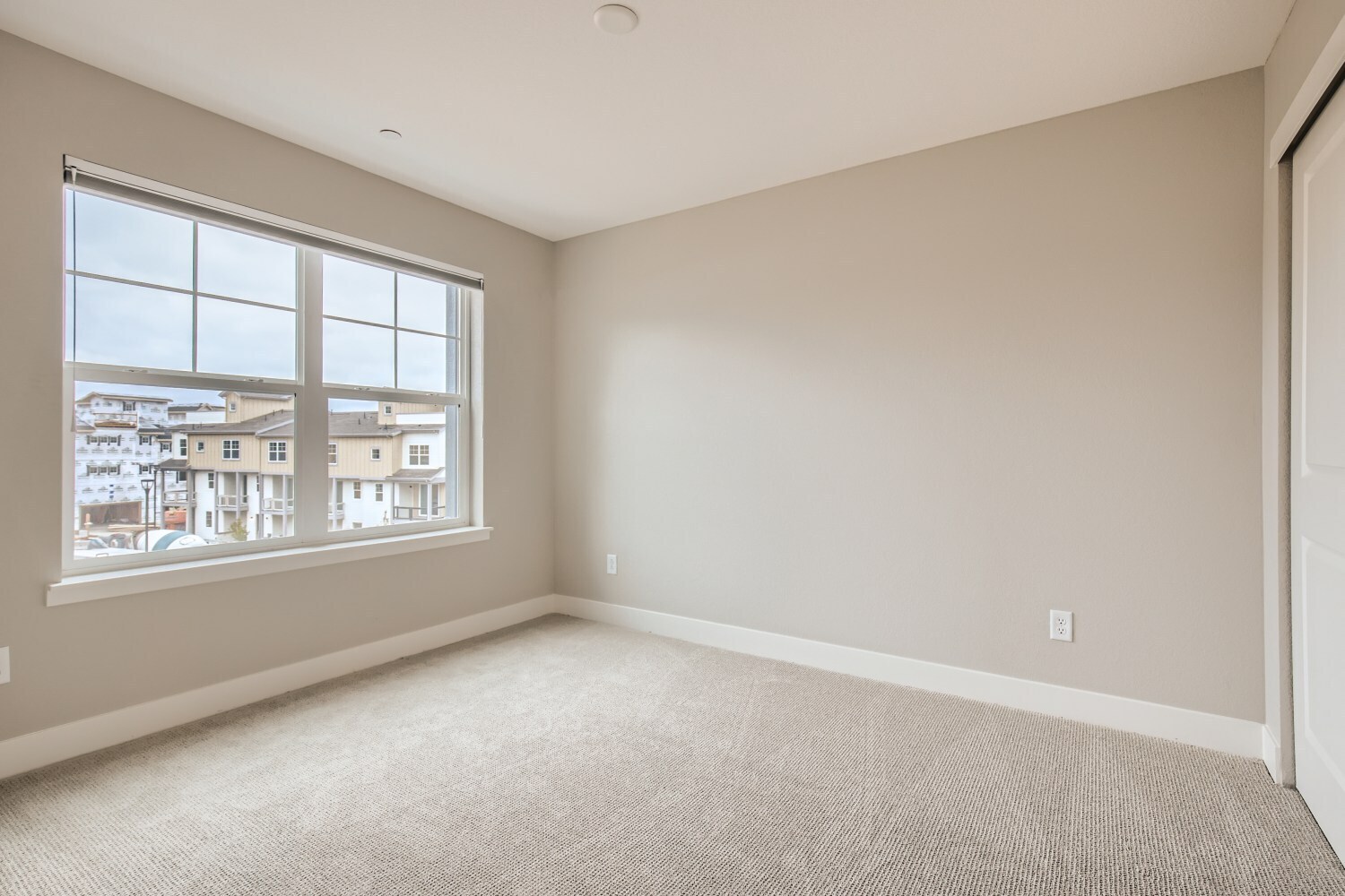 Building Photo - 6135 W 28th Ct