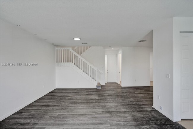 Building Photo - 643 NE 191st Terrace