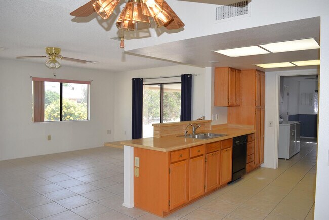 Building Photo - 12411 W Foxfire Dr