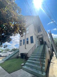 Building Photo - Charming 1BD/1BA in fantastic Uptown location!