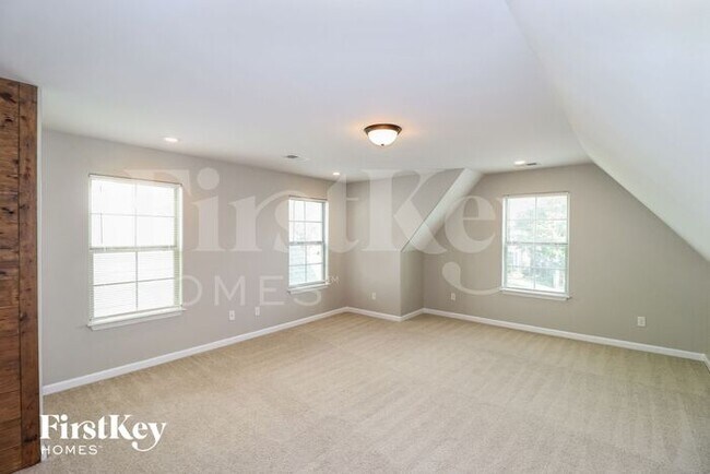Building Photo - 25 Garden Springs Dr