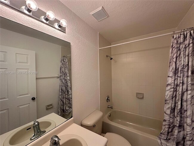 Building Photo - 2615 SE 15th Pl