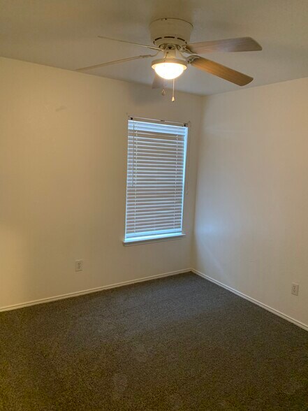 Building Photo - 4838 Orchard Ridge Dr