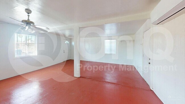 Building Photo - 872 W Glenn St