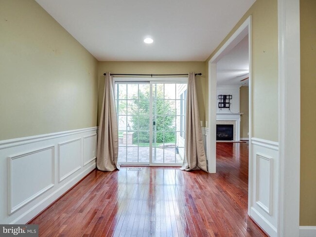 Building Photo - 41397 Windybush Dr