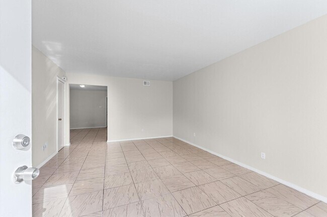 Building Photo - 12206 Ormandy St