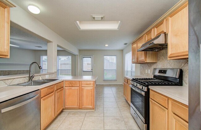 Building Photo - 12026 Parkers Hideaway Dr