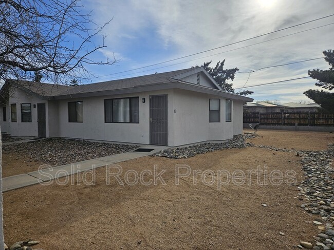 Building Photo - 3230 N Victor Rd