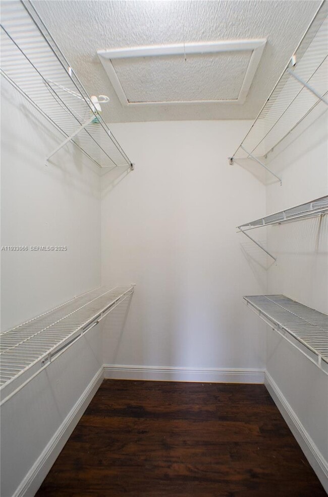 Building Photo - 67 NE 12th Ave