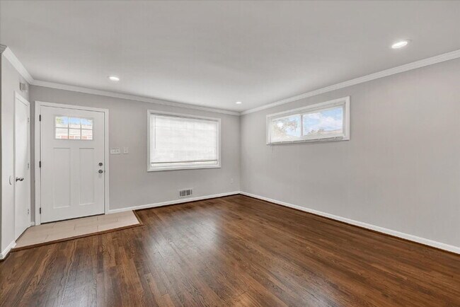 Building Photo - 8611 Ellen Ct