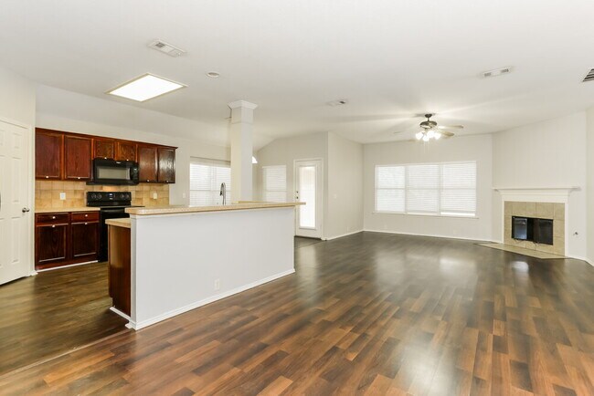 Building Photo - 8433 Asheville Ln