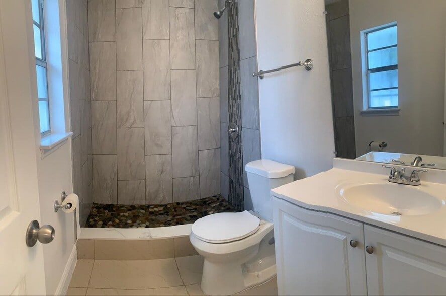 Building Photo - 456 Betsy Ross Terrace