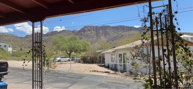 Building Photo - 109 N Pinal Ave