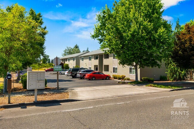 Building Photo - Crystal Springs Apartments