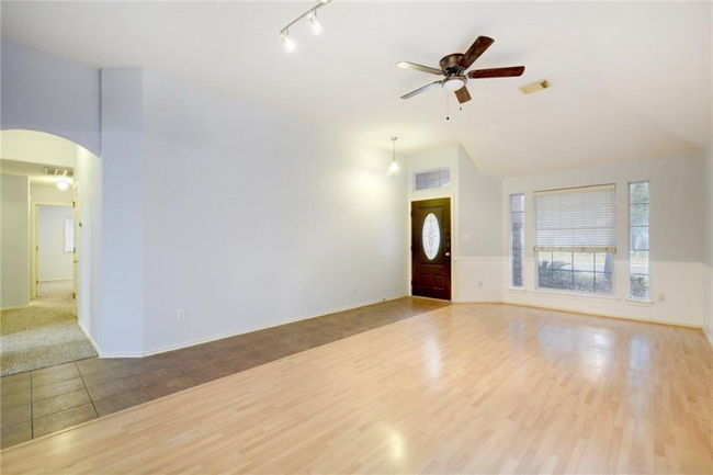 Building Photo - 4405 S Summercrest Loop