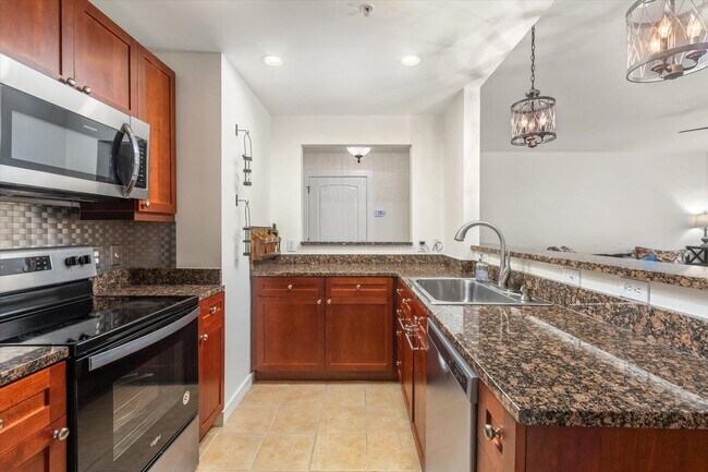 Building Photo - 955 Registry Blvd