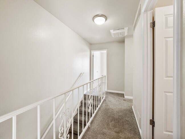Building Photo - Cam-715 E 950 S Provo, UT 84606
