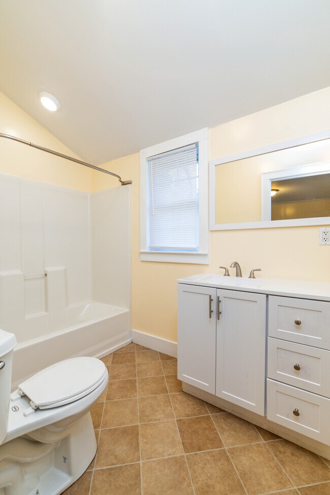 Building Photo - 1443 N 4th Ave