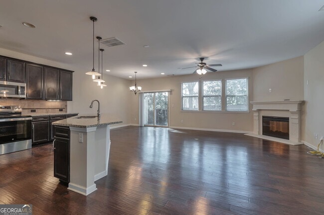 Building Photo - 1623 Trailview Way NE