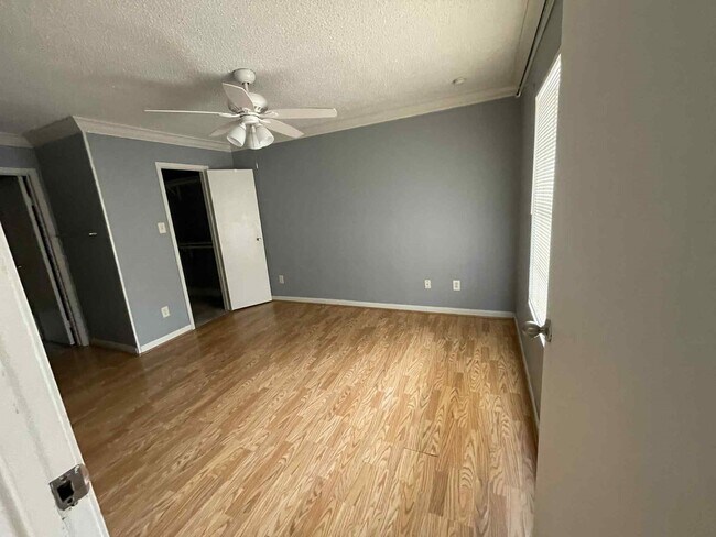 Building Photo - 2750 Holly Hall St