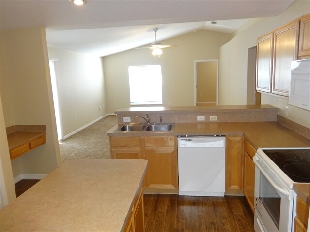 Building Photo - 1323 Old Millpond Rd