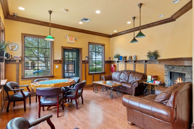 Building Photo - RENOVATED 5 BEDROOM FENCED IN, GOLF FRONTA...
