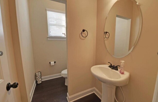 Building Photo - 2398 Beauchamp Ct