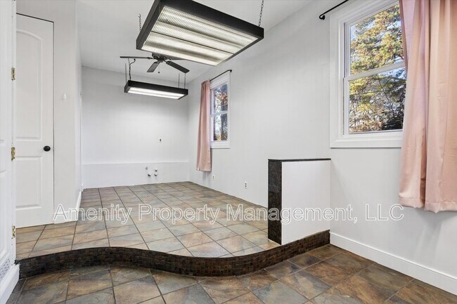 Building Photo - 139 Nicewood Dr