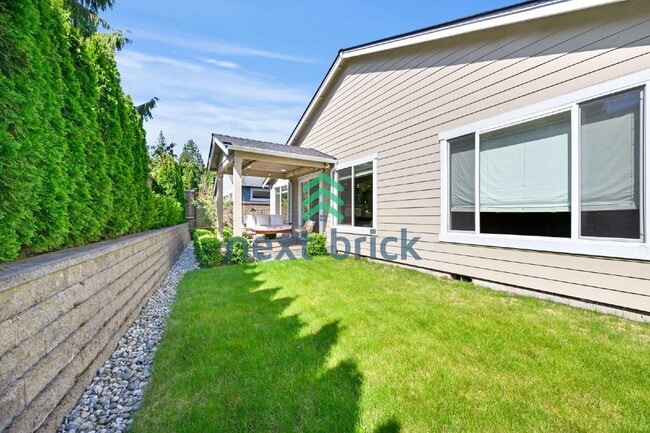Building Photo - Charming 3-Bed, 2-Bath with 2,170 Sq. Ft. in Beautiful Snohomish!