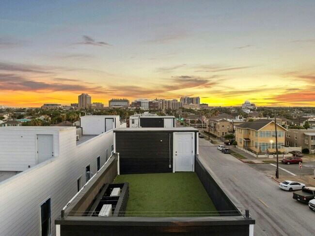 Building Photo - 801 Avenue K Ave