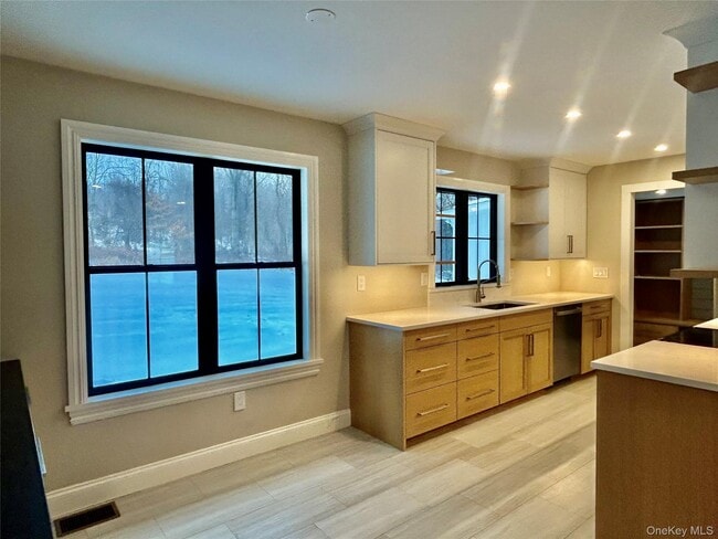 Building Photo - 49 Hackensack Heights Rd