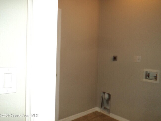 Building Photo - 1150 Cogan Dr