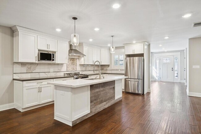 Building Photo - 2081 Buttner Rd