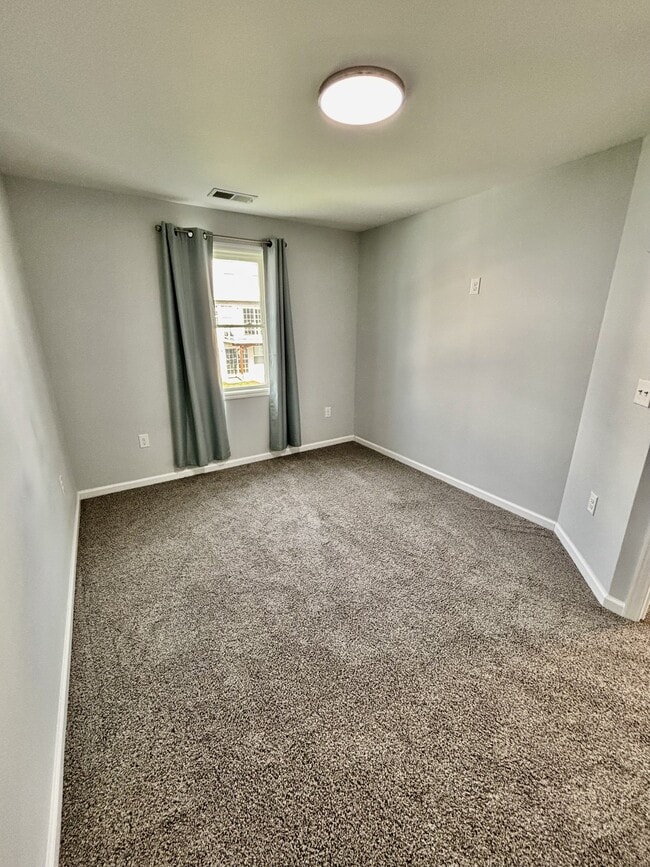 Building Photo - 104 Ida Marie Dr