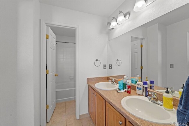 Building Photo - 5521 Cross Creek Dr
