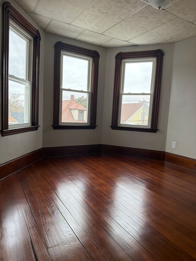 Building Photo - 46 Princeton St