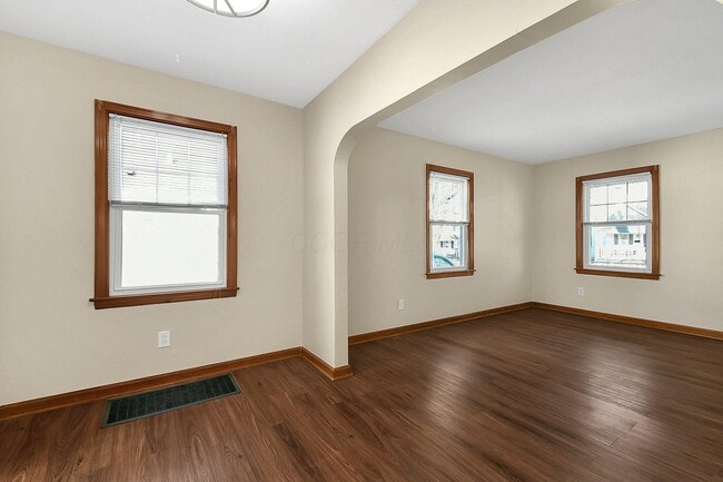 Building Photo - 91 W Kanawha Ave