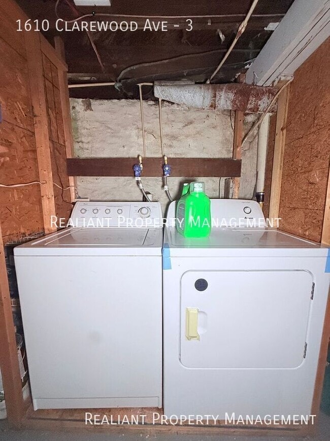 Building Photo - 1610 Clarewood Ave