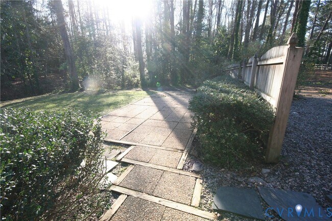 Building Photo - 12141 Old Buckingham Rd